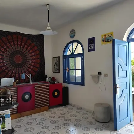 Pinegroove Hostel *